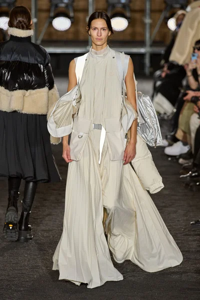 Look 64
